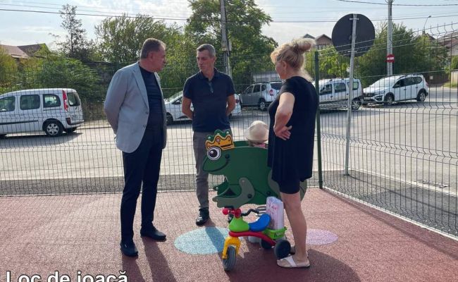 Primarul Cristian Gentea, investiţii pentru viitor! Două noi locuri de joacă MODERNE