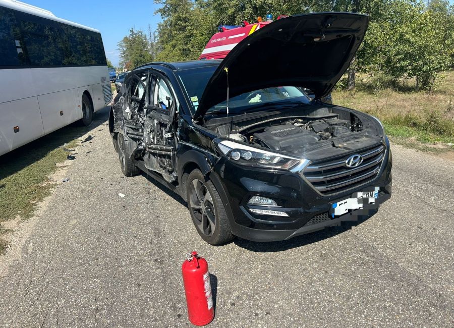 ACUM! Accident cu DOUĂ MAȘINI în Argeș