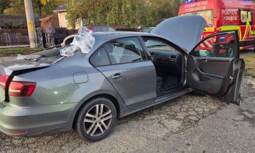 Accident GRAV la ieșirea de pe A1! Un container a căzut peste o mașină!