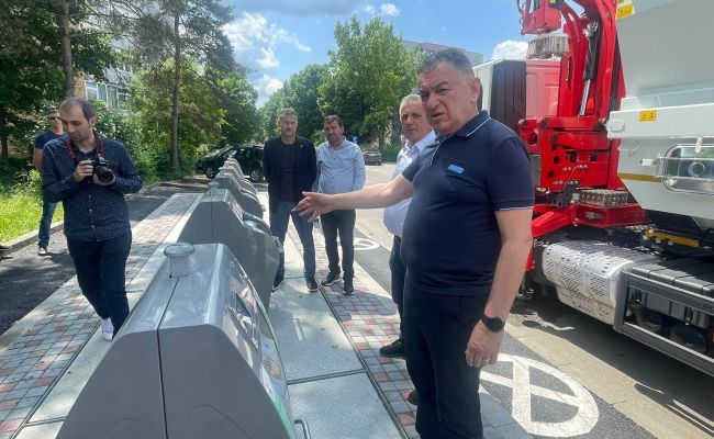 Primele containere îngropate cu cartelă din România, la Piteşti! Cristian Gentea, pe teren