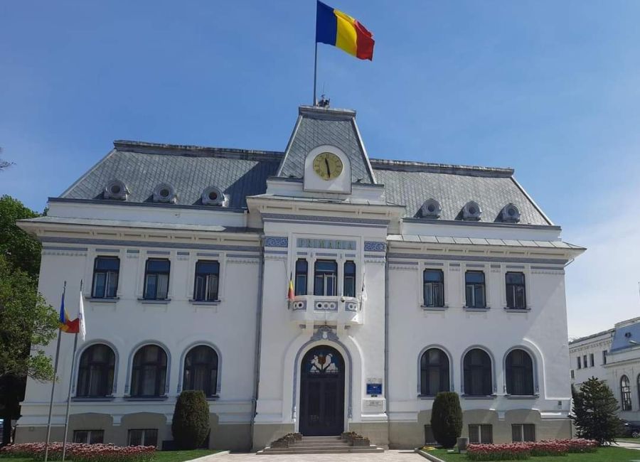 Au început lucrările de renovare energetică a clădirii Primăriei Municipiului Pitești!