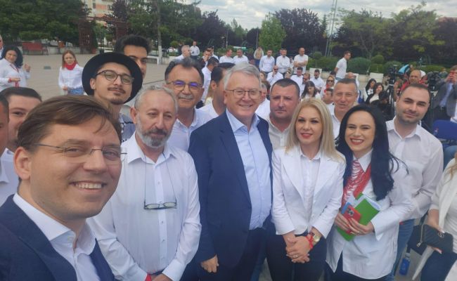 Unul dintre cei mai importanți lideri europeni, în Argeș alături de ministrul Muncii, Simona Bucura-Oprescu, și de președintele Consiliului Județean, Ion Mînzînă!