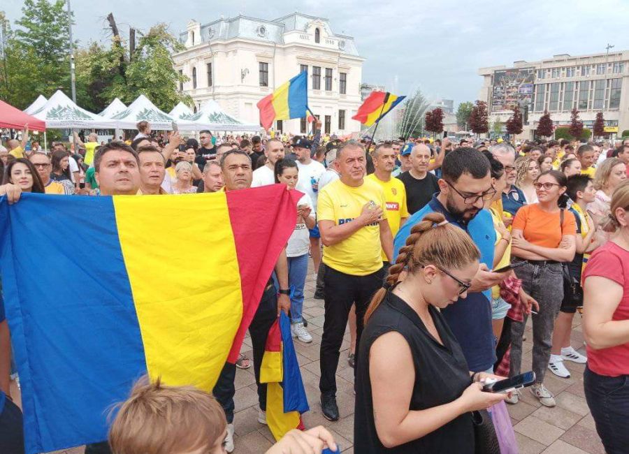 Primarul Cristian Gentea a urmărit meciul României alături de mii de piteșteni