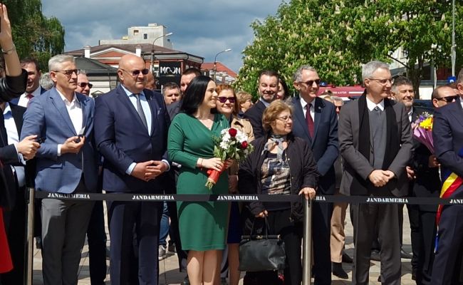 Simona Bucura-Oprescu, ministrul Muncii și Solidarității Sociale, lăudată de ambasadorii care au participat la Simfonia Lalelelor