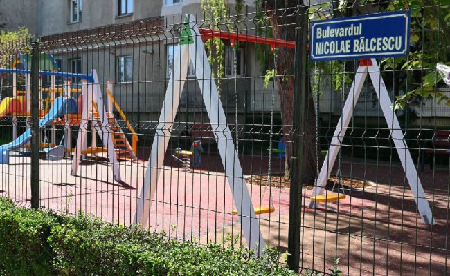 Municipiul Piteşti are un nou loc de joacă modern
