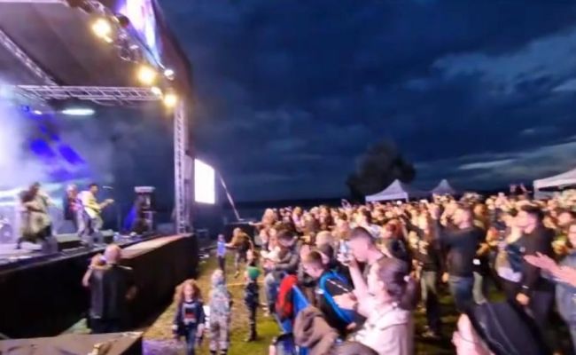 Peste 2000 de oameni la Budeasa Festival! Atmosferă INCENDIARĂ! VIDEO