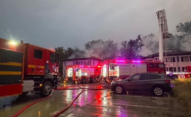 INCENDIU la o firmă de RENUME din Pitești!