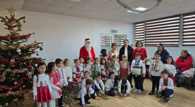 Moș Crăciun a venit pentru micuții din comuna Bogați