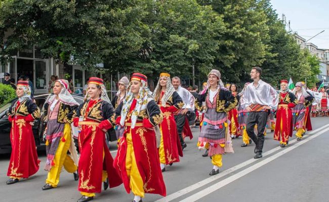 Trofeul Carpați oferit ansamblurilor la Mioveni