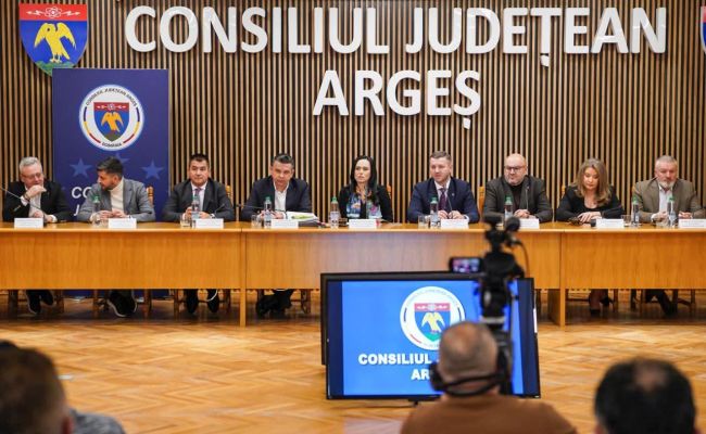Noi investiții pentru dezvoltare în Argeș. Contractele au fost semnate!