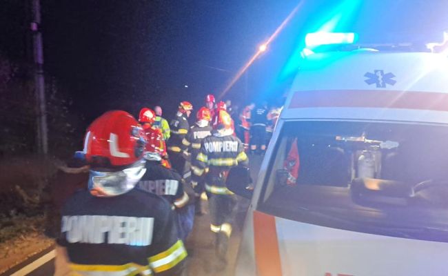 ACUM! Plan ROȘU de intervenție în Argeș! Accident cu 13 victime