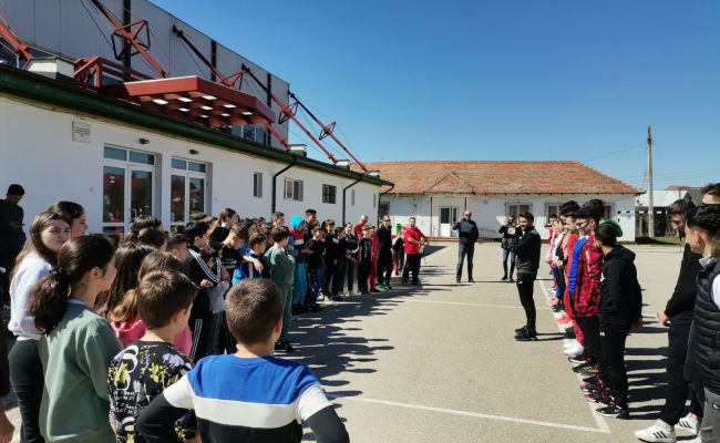 Eveniment unic la Topoloveni! Studenţii au vizitat oraşul pe biciclete