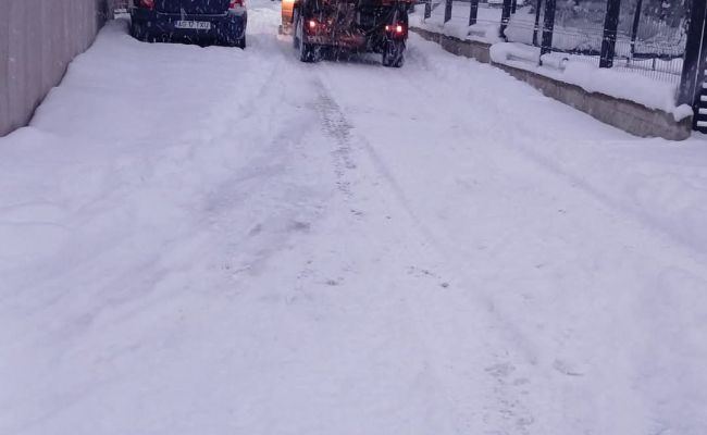 Echipele din cadrul Servicii Edilitare pentru Comunitate, ample acțiuni de deszăpezire