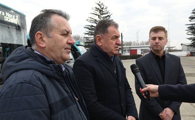 Publitrans a achiziţionat opt autobuze pentru transportul metropolitan