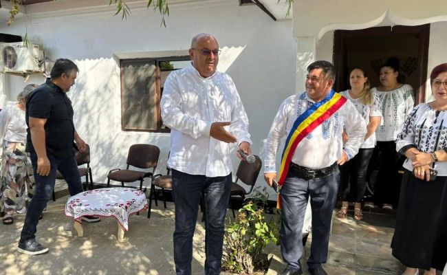 Ion Mînzînă, de Ziua Iei la Ștefan cel Mare: "Dumnezeu să ne ajute pe toți să fim mai uniți, să fim mai buni și să construim împreună România la care visăm cu toții!"