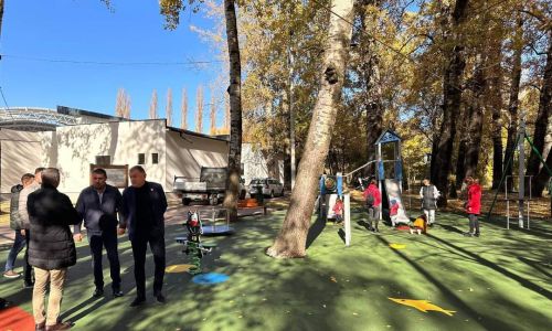 Încă un loc de joacă din Pitești a fost modernizat