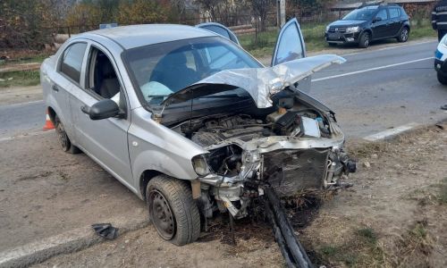 ACUM! Accident în Argeș! A ajuns cu mașina într-un stâlp