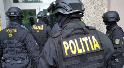 Polițist din Argeș, SĂLTAT de mascați