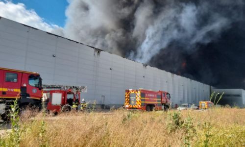 ACUM! INCENDIU la o HALĂ din Argeș!