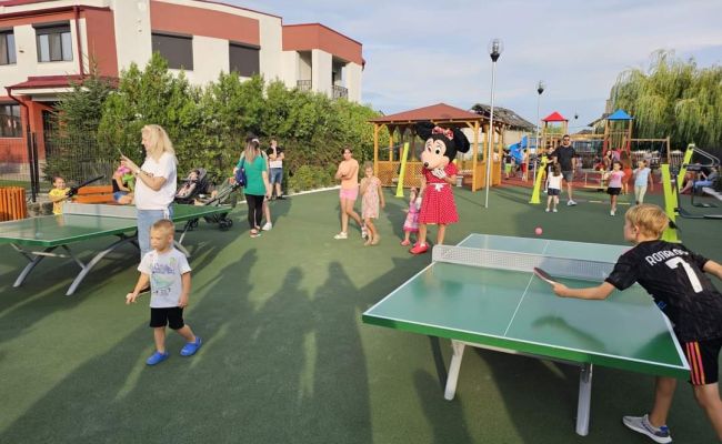Un loc de joacă modern a fost inaugurat în comuna Bradu