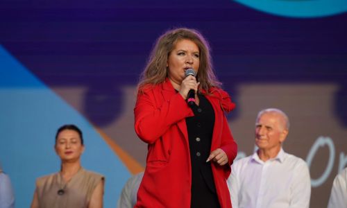 Prefectul Ioana Făcăleață: "La mulți ani, Mioveni!"
