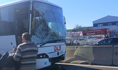 ACUM! Autobuz Dacia, accident pe DN73