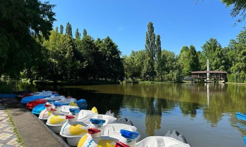 Recreere și mișcare, în parcul Ștrand - 10 noi hidrobiciclete de închiriat!