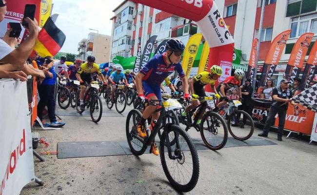 Peste 800 de cicliști au luat parte la Topoloveni Summer Tour