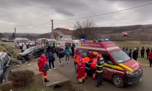 ACUM! Accident GRAV în Argeș! O mașină s-a RĂSTURNAT