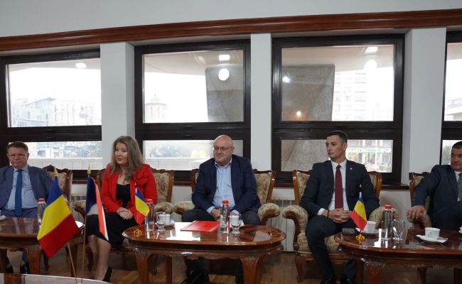 Conducerea Consiliului Județean Argeș și prefectul Ioana Făcăleață, întâlnire cu Ambasadorul Cehiei în România!