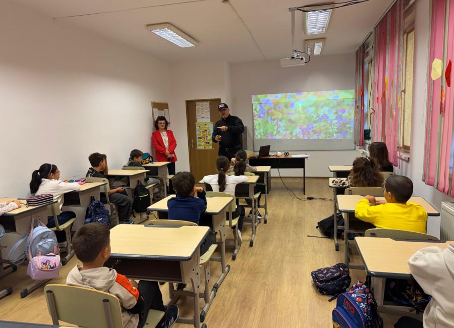 Acțiune de educație rutieră la Școala Gimnazială „N. Iorga” - Pitești
