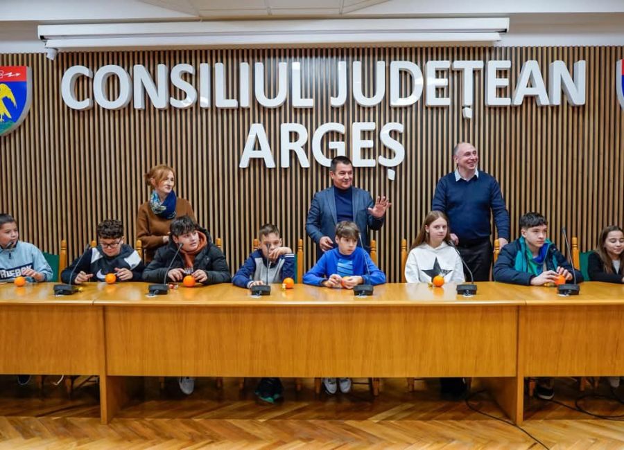 Au sosit primii colindători la Consiliul Județean Argeș!