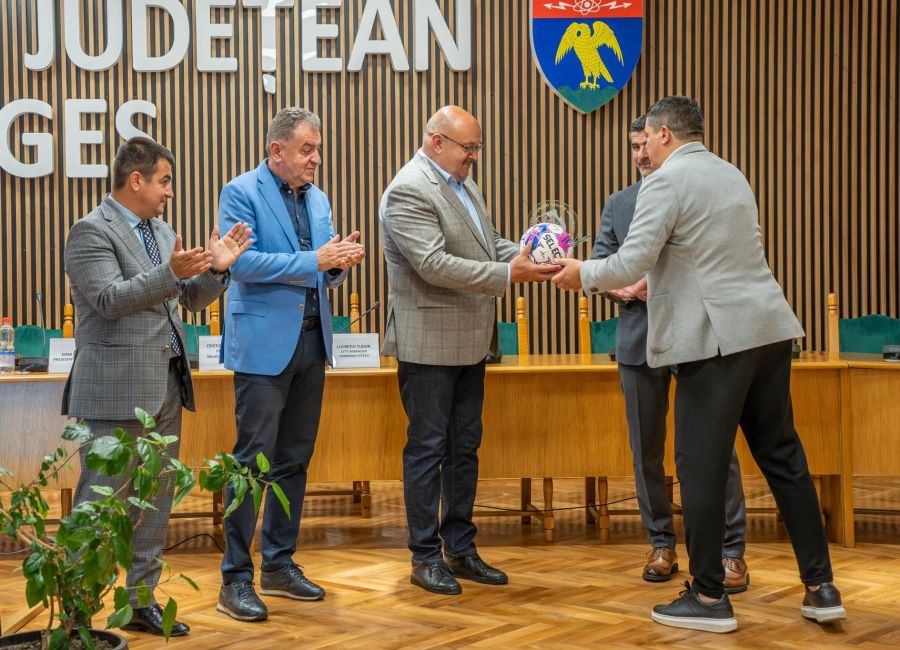 Juniorii de la FC Argeș, premiați de Consiliul Județean Argeș
