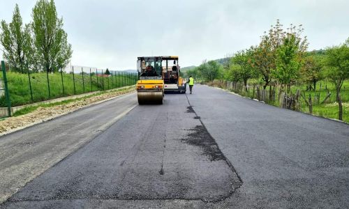 Lucrări de asfaltare în comuna Berevoești