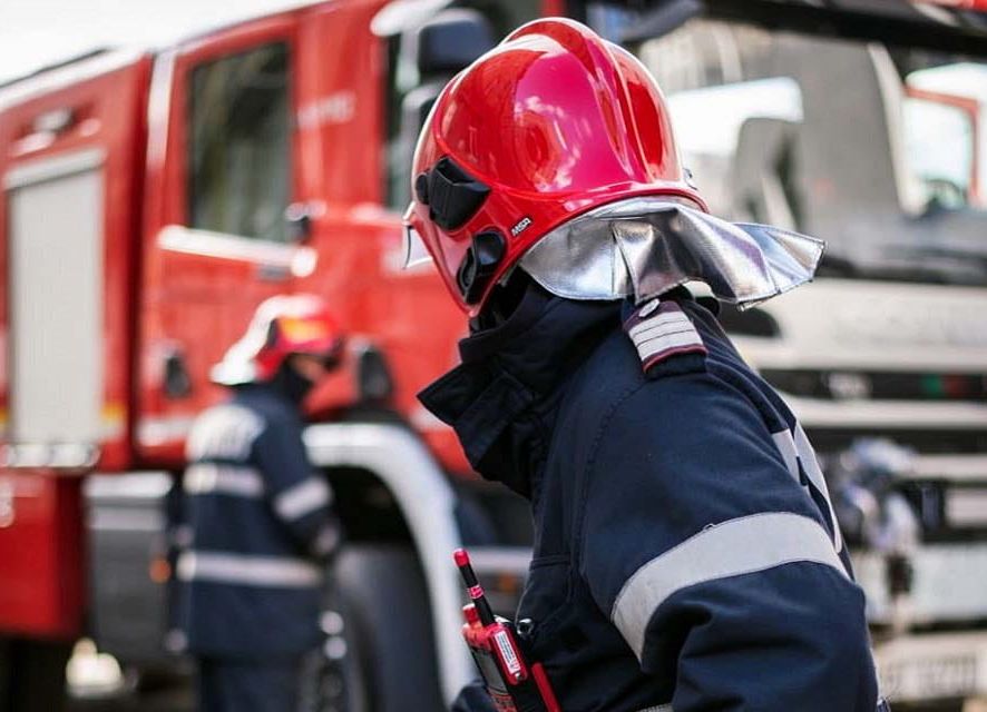ACUM! EXPLOZIE într-un BLOC din Argeş