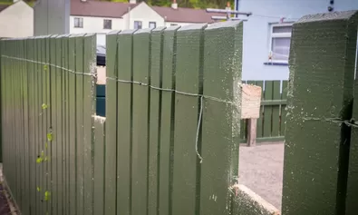 Amenzi drastice pentru românii care stau la curte!