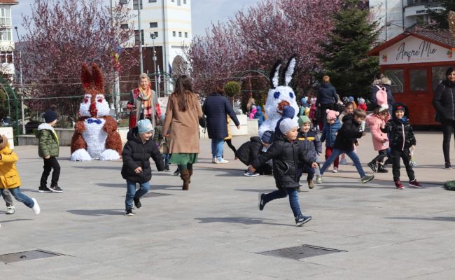Centrul Civic al oraşului Mioveni, loc de basme