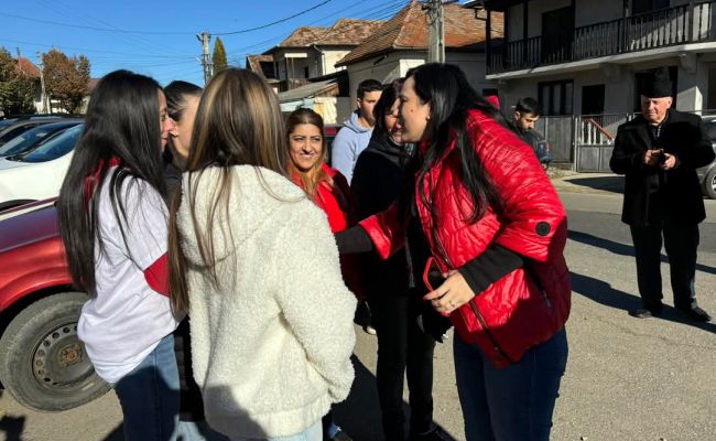 Ministrul Simona Bucura-Oprescu, președintele Ion Mînzînă și echipele PSD, alături de argeșenii din Domnești, Corbi, Coșești, Albota, Vulturești, Miroși, Căldăraru, Râca, Popești, Izvoru, Recea și Buzoești!