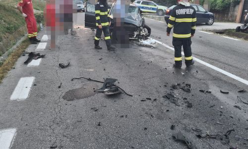 Accident cu două mașini în Argeș!