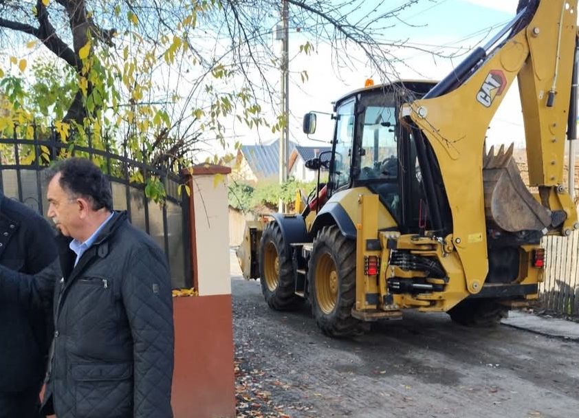 Lucrări de asfaltare la Mioveni!