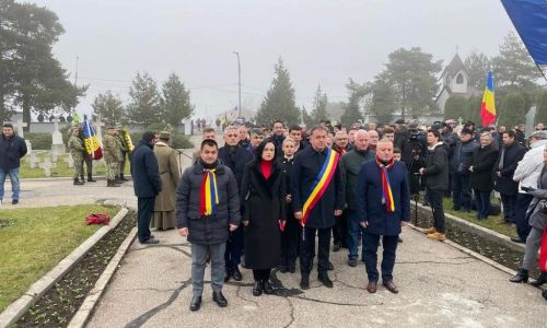 Simona Bucura Oprescu, în mijlocul argeșenilor de Ziua Națională