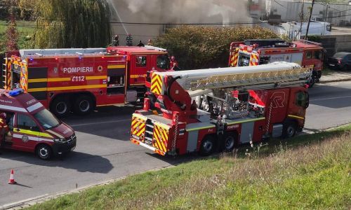 ACUM! Incendiu URIAȘ în Argeș! ARDE o casă