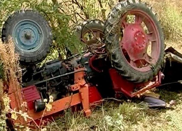 ACUM! Bărbat din Argeș prins sub un TRACTOR!