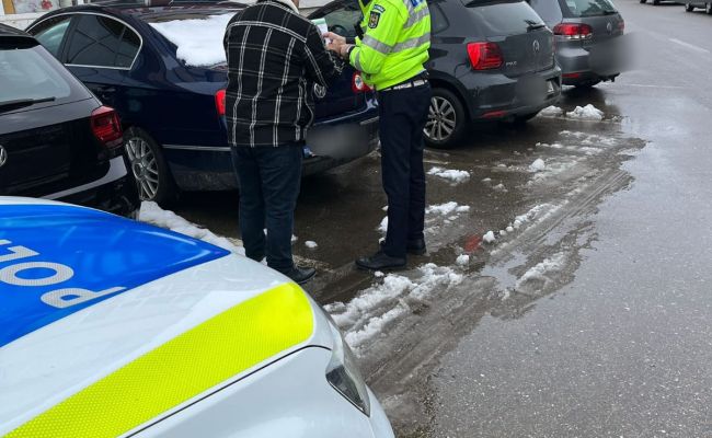 Polițiștii, amenzi pentru pietonii care au traversat neregulamentar