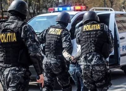 PERCHEZIȚII în Argeș! Un tânăr de 18 ani a fost REȚINUT