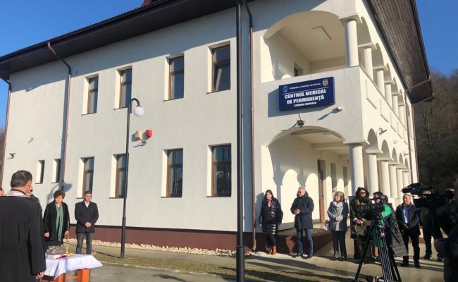Președintele Ion Mînzînă, la inaugurarea centrului medical de permanență de la Budeasa