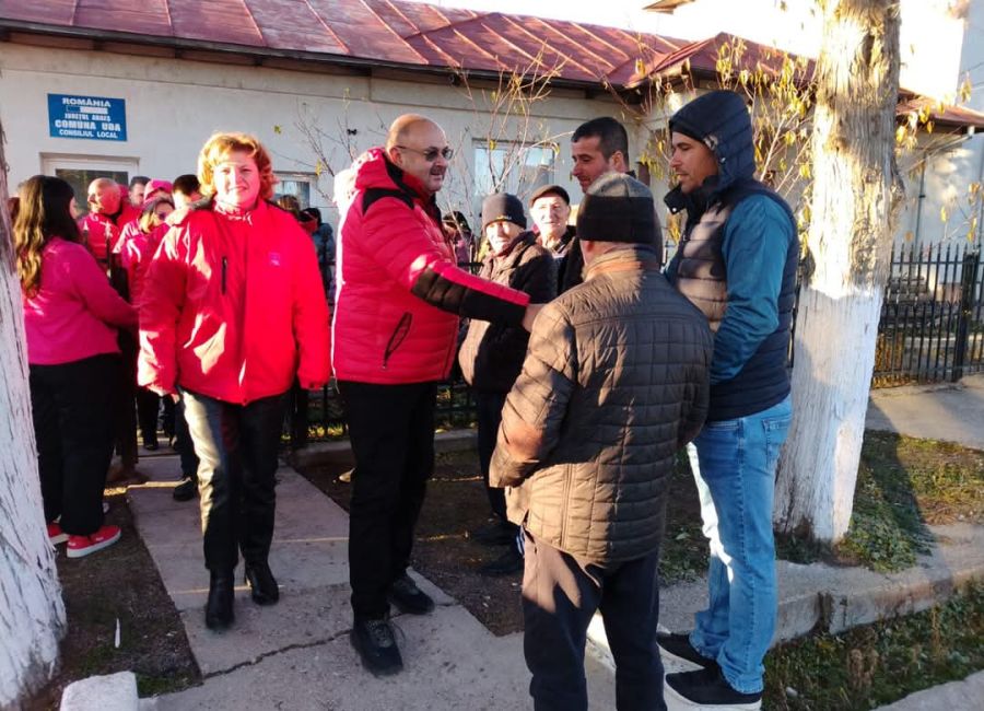 Președintele Ion Mînzînă și echipa PSD Argeș, în mijlocul cetățenilor din Hîrtiești, Boteni, Mioarele, Poienarii de Muscel, Rătești, Căteasca, Oarja, Poiana Lacului, Uda. PSD are cel mai bun program de dezvoltare locală!
