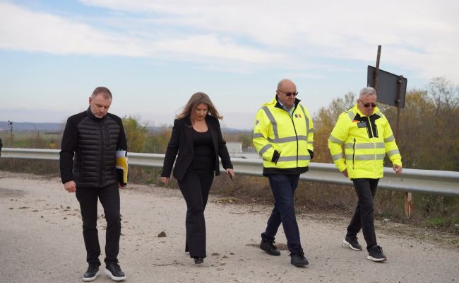 Lucrările de consolidare a podului de la Căteasca, aproape gata!