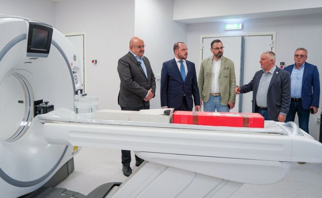 Secretarul de stat al ministerului Sănătății, Alexandru Rogobete, alături de președintele Ion Mînînză în vizită de lucru la spitalele din Argeș. Va fi construit un Centru de Radioterapie la Pitești!