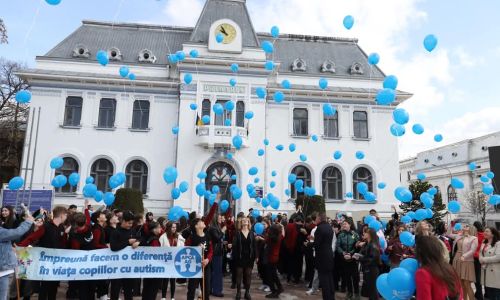 La Pitești a fost marcată Ziua Internațională de Conștientizare a Autismului